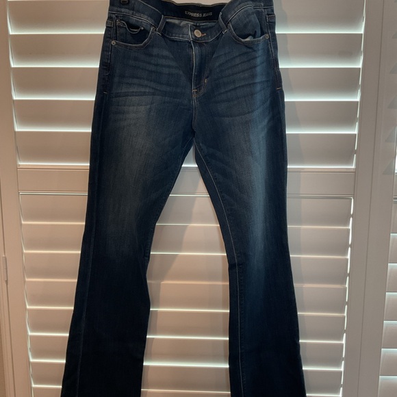 Express Women's Dark Wash Barely Boot Mid-Rise Jeans - Picture 5 of 8